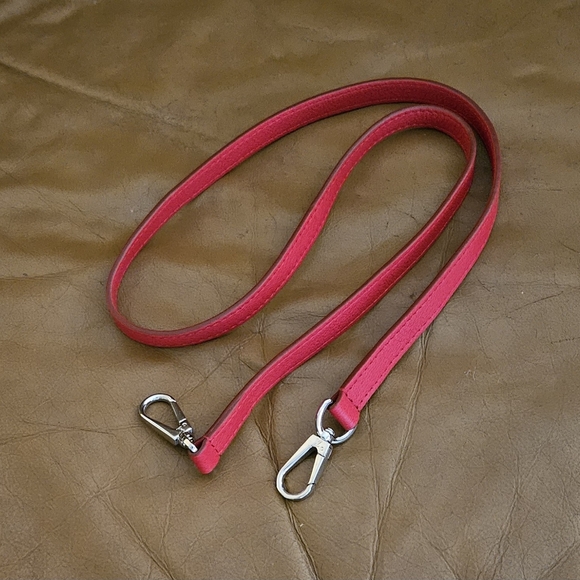 Louis Vuitton Red Leather Monogram Capucines Luxury Designer Handbag - Picture 9 of 16